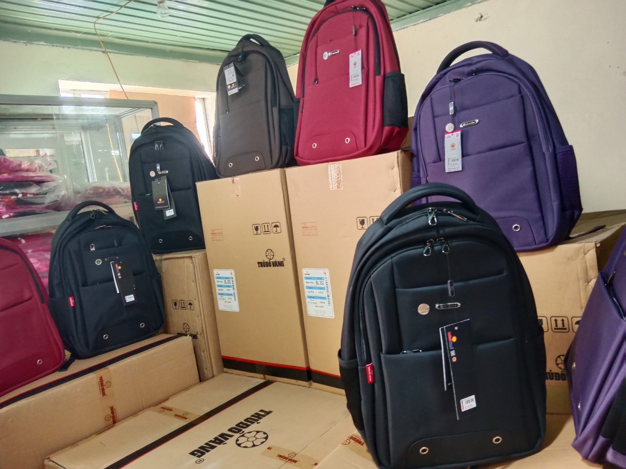 Ba Lô Du Lịch Thủ Đô Vàng Cỡ To mã BL 252 Màu Đen