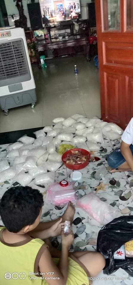 bánh tráng trộn thập cẩm sa tế thơm ngon