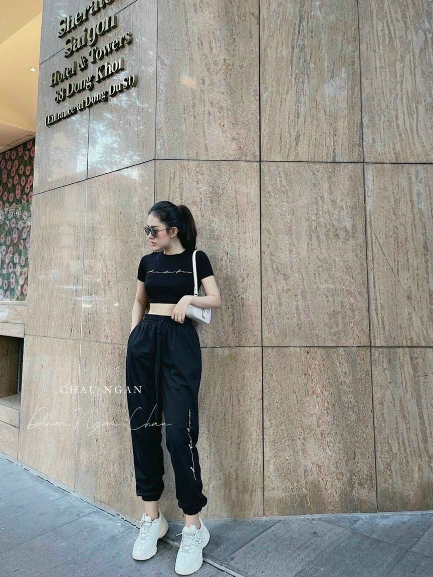 Set bộ đi chơi nữ áo borip kiểu dáng croptop ôm dáng phối quần jogger cực cá tính,  chất vải thun êm mịn cho các nàng tự tin đi chơi bay nhảy cùng bạn bè