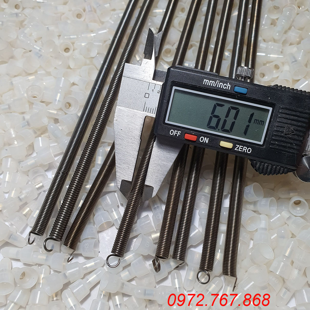 Lò xo kéo phi ngoài 6mm, dài 200mm (Giá 2 cái)
