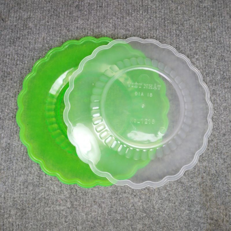 Set of 10 Viet Nhat Plastic Plates, Size 18cm