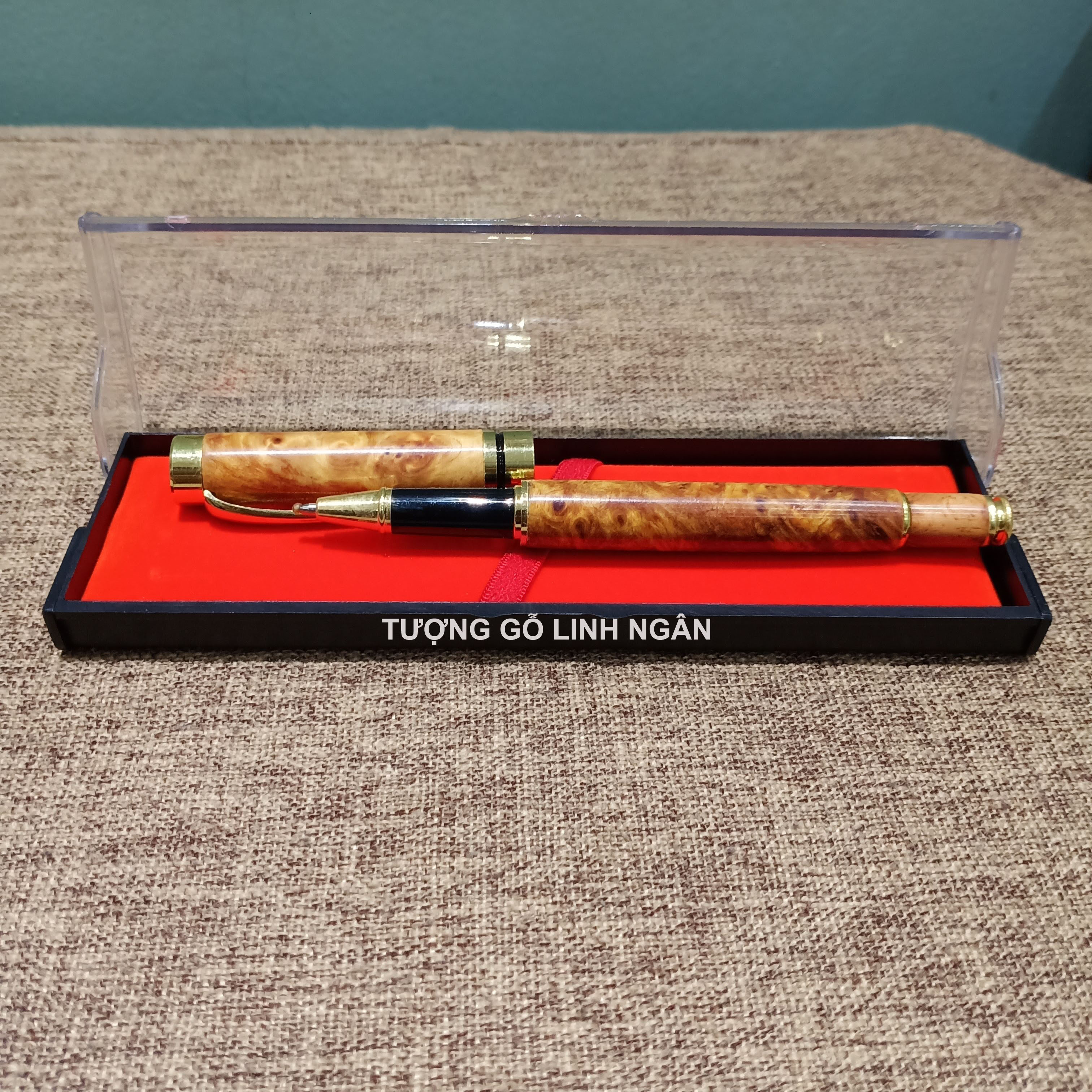 Bút ký gỗ Nu huyết long