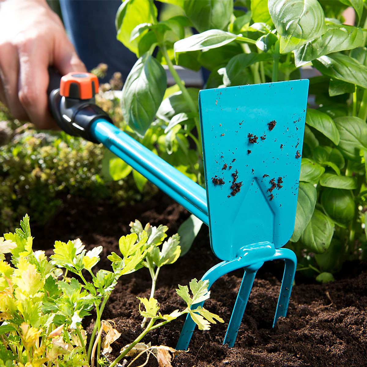 Cuốc Và Cào Đất Cầm Tay Gardena 08915-20