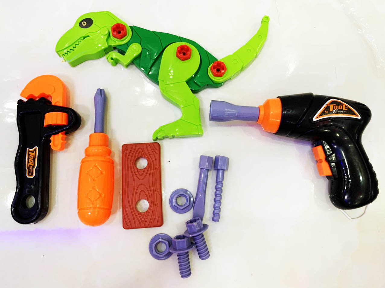 Đồ chơi kềm búa, tháo ráp khủng long cho bé