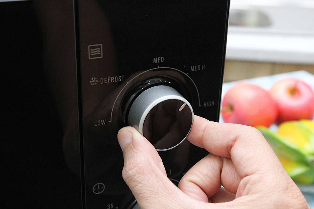 Lò vi sóng Electrolux EMM2308X 23 lít [New 100%]