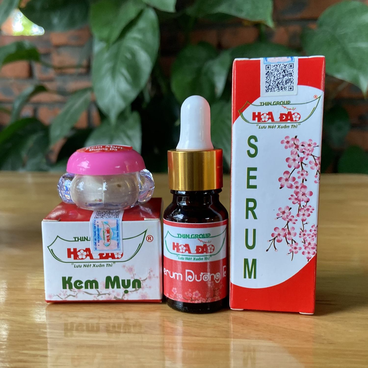 Combo giảm mụn dưỡng trắng da Hoa Đào Thingroup (Kem Mụn Hoa Đào và Serum Hoa Đào)