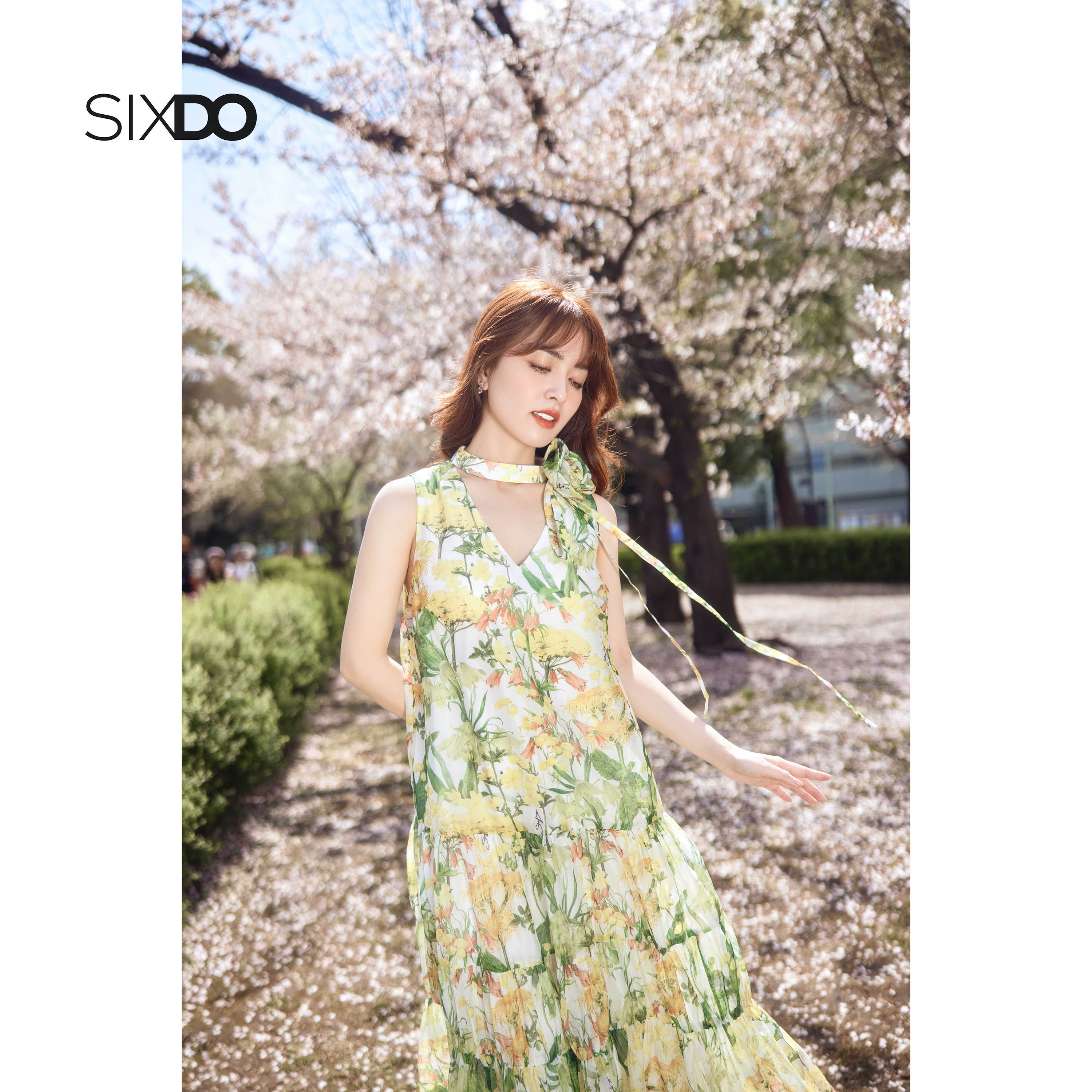 Đầm tơ organza sát nách dáng xòe SIXDO (White Floral Sleeveless Midi Dress)