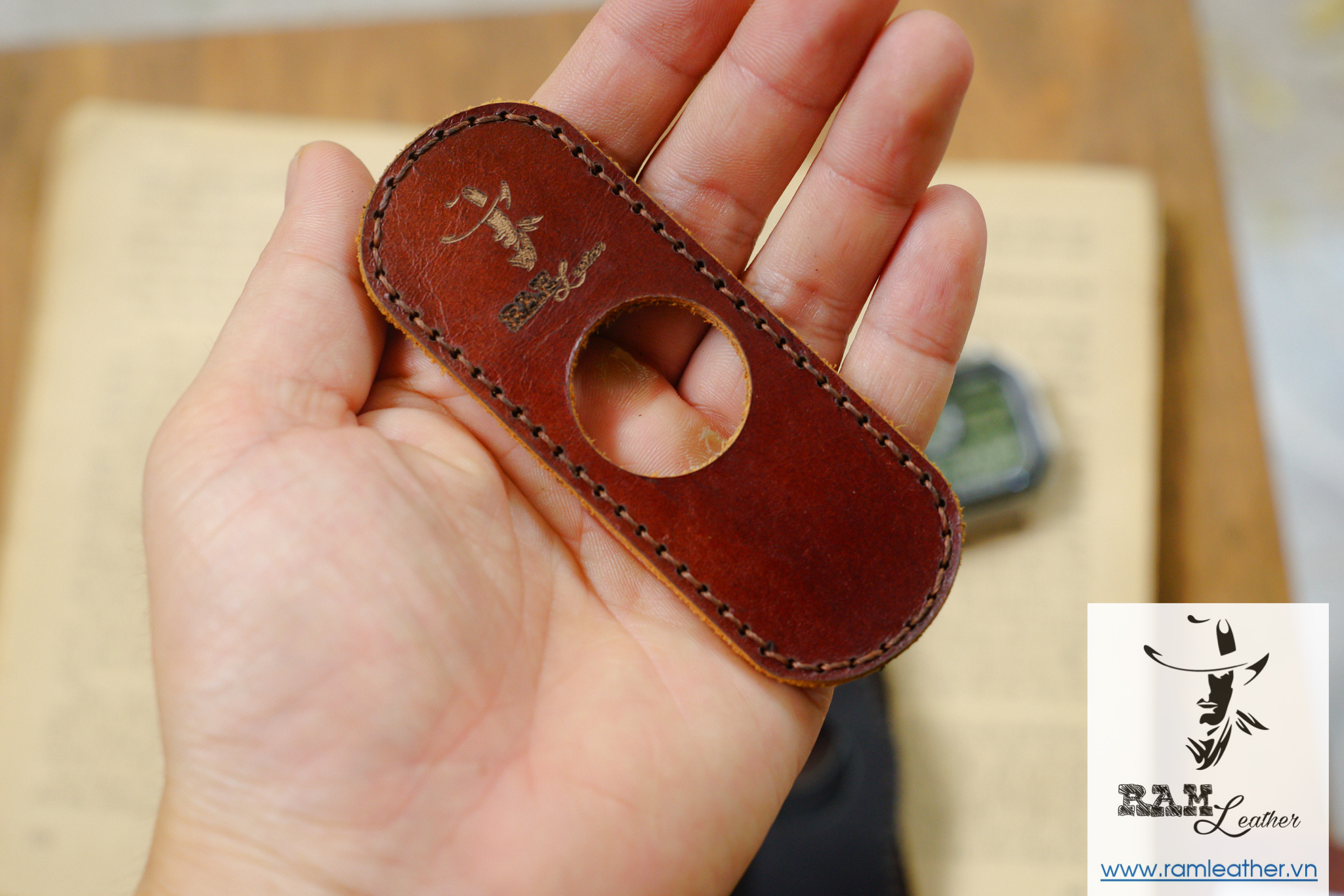 Tấm đệm bundstrap da bò ram leather b1 naudo