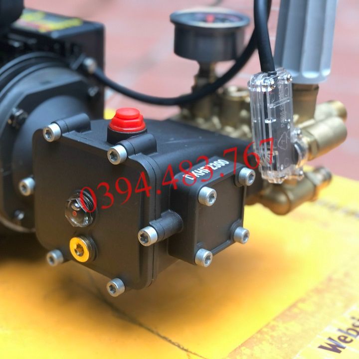 Máy Rửa Xe 2300W Dekton DKHP2300