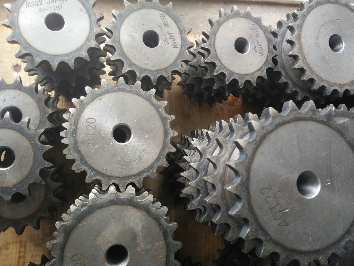 Nhông có gù 40 10 răng- 18 răng
