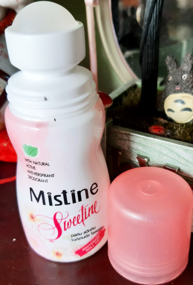 Lăn Khử Mùi MISTINE SWEETINE WHITENING ROLL ON 35 ML