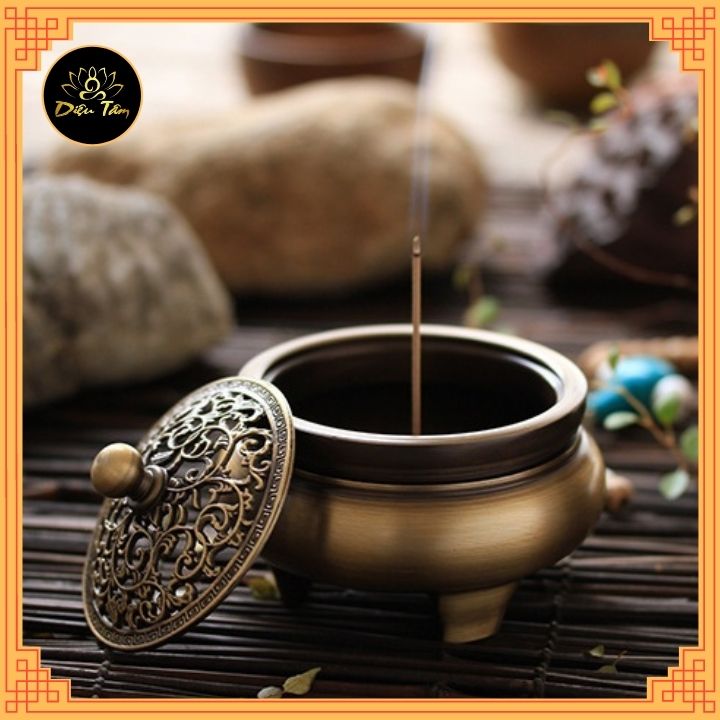 Lư xông trầm, lư đốt trầm hương bằng đồng 3 chân- Đốt trầm nụ, hương vòng, nhang, trầm bột lư thờ cúng đúc đồng nguyên khối dày dặn