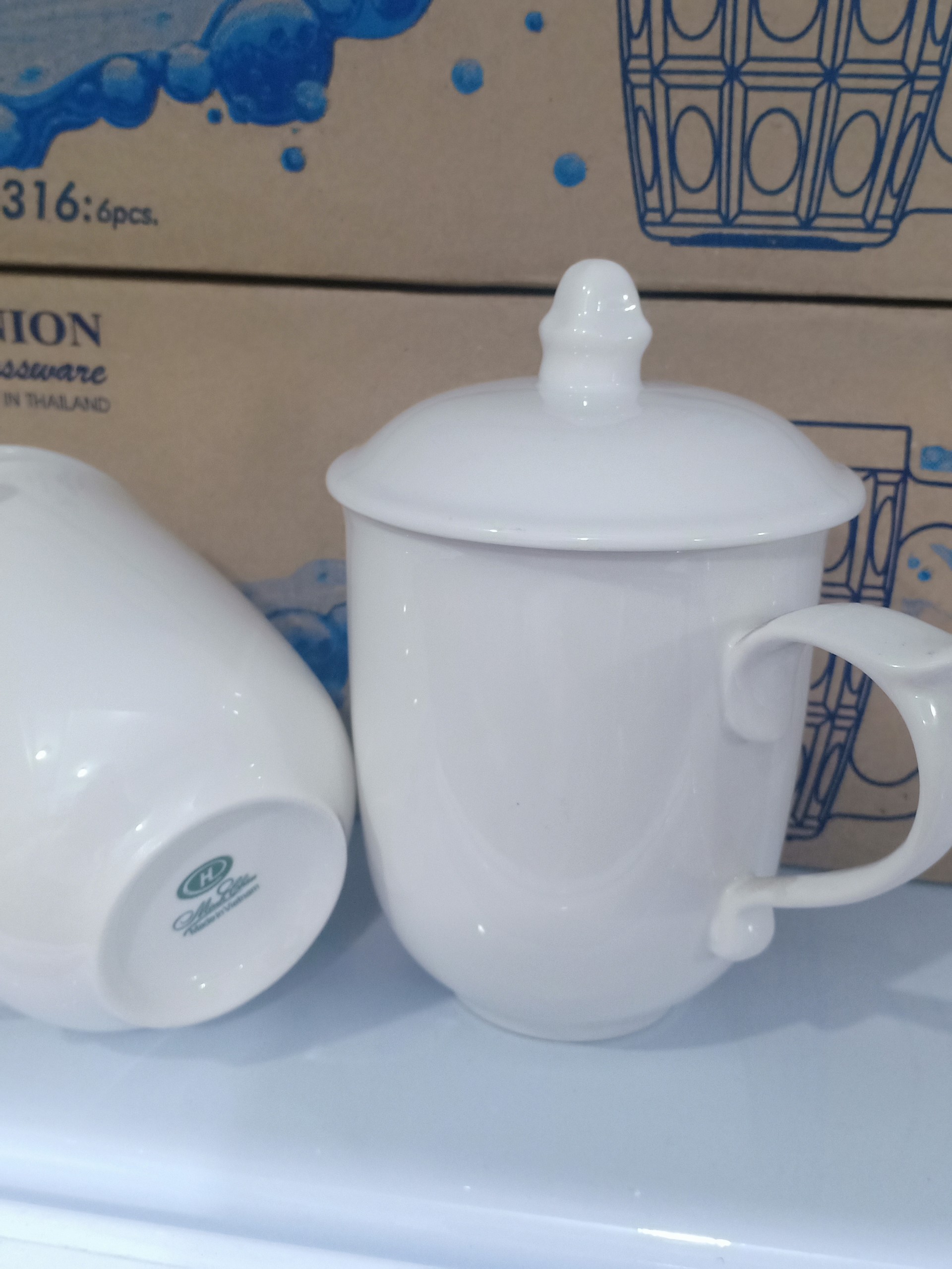 Combo 02 Ly sứ cao cấp Minh Châu có nắp an toàn, sang trọng thích hợp làm quà tặng