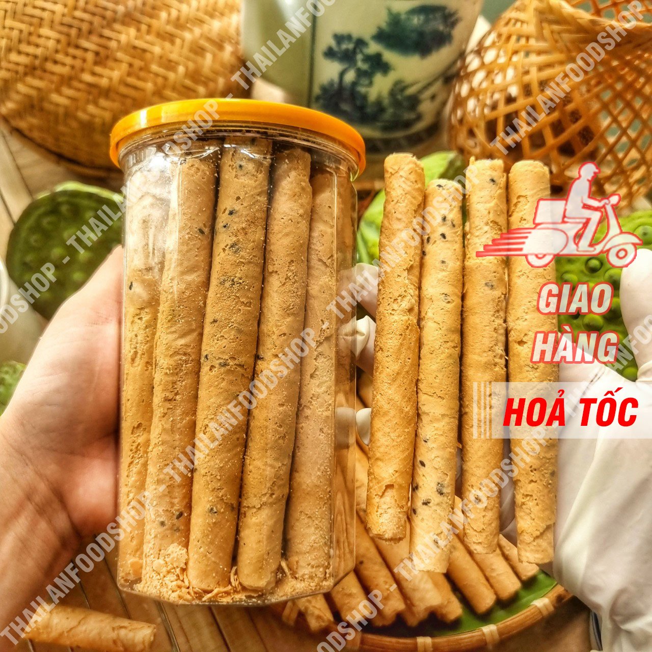 Bánh Ống Mè Nước Cốt Dừa ( Bánh Quế Dừa Hương Vani ) - Lon 250gram