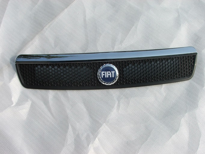 Mặt ga lăng Fiat Albea