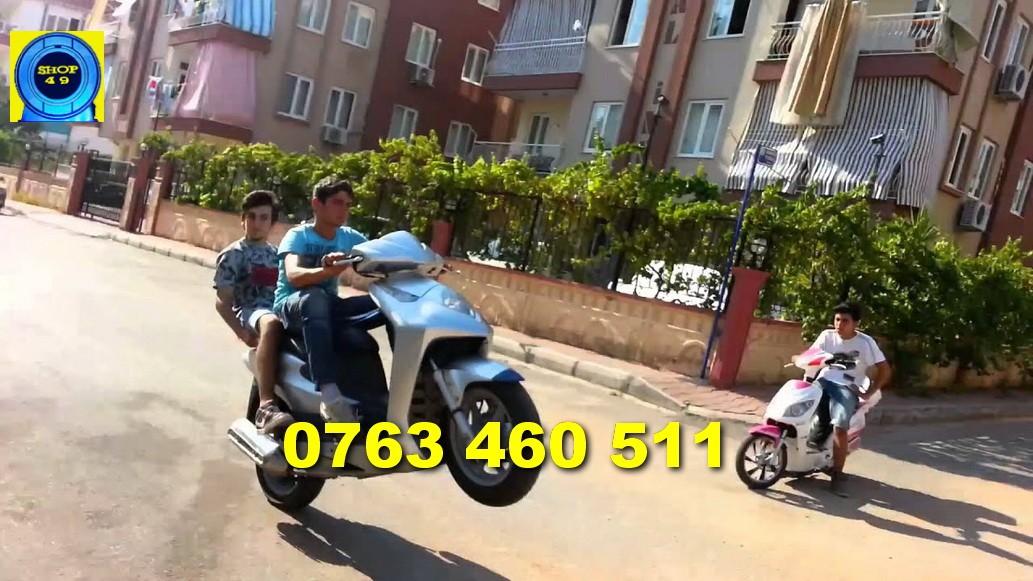 Chụp Kính Xi Nhan Trước Xe Dylan