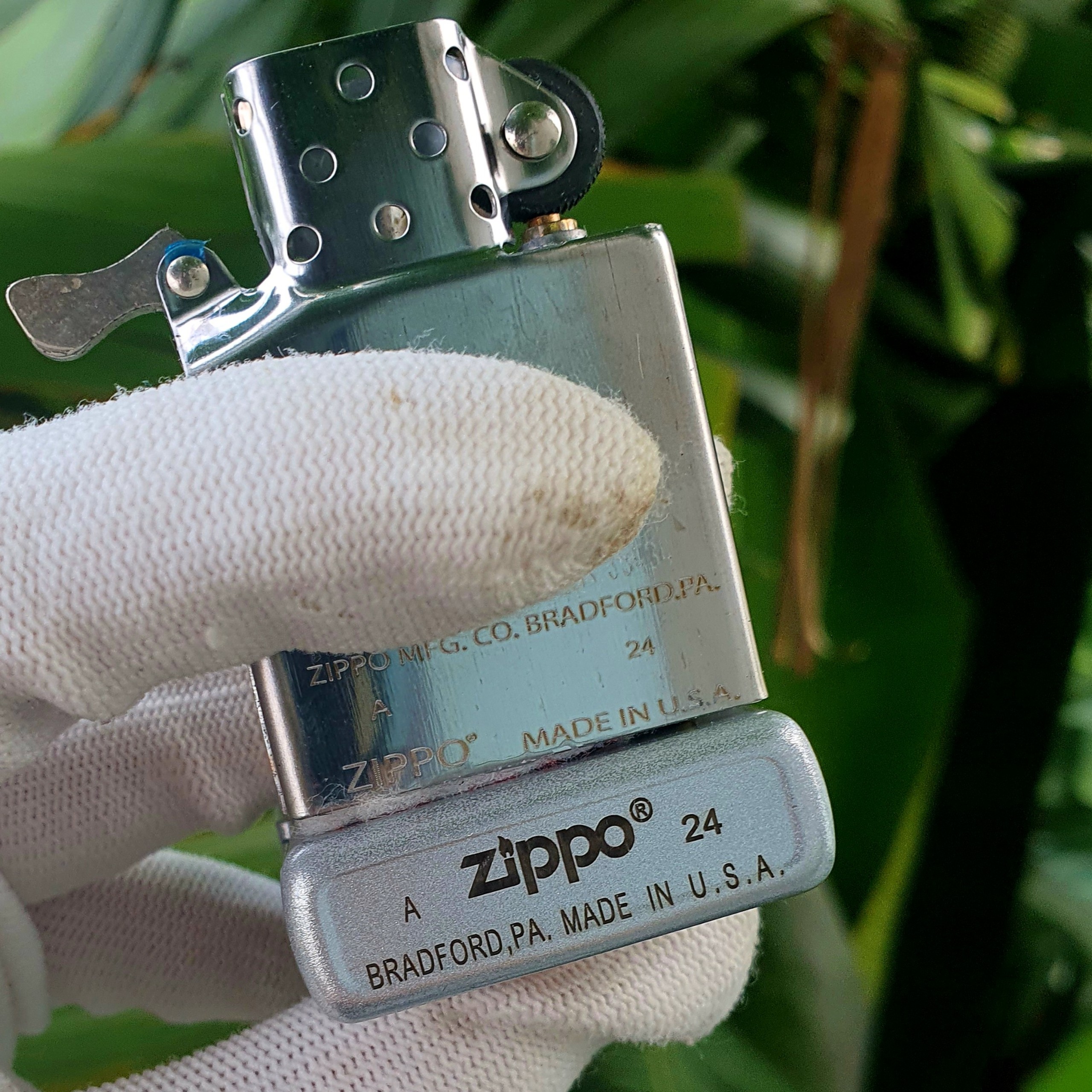 Z.P Silver Eagle Model 01, Type A-24, Comes with a Collectible Stone.
