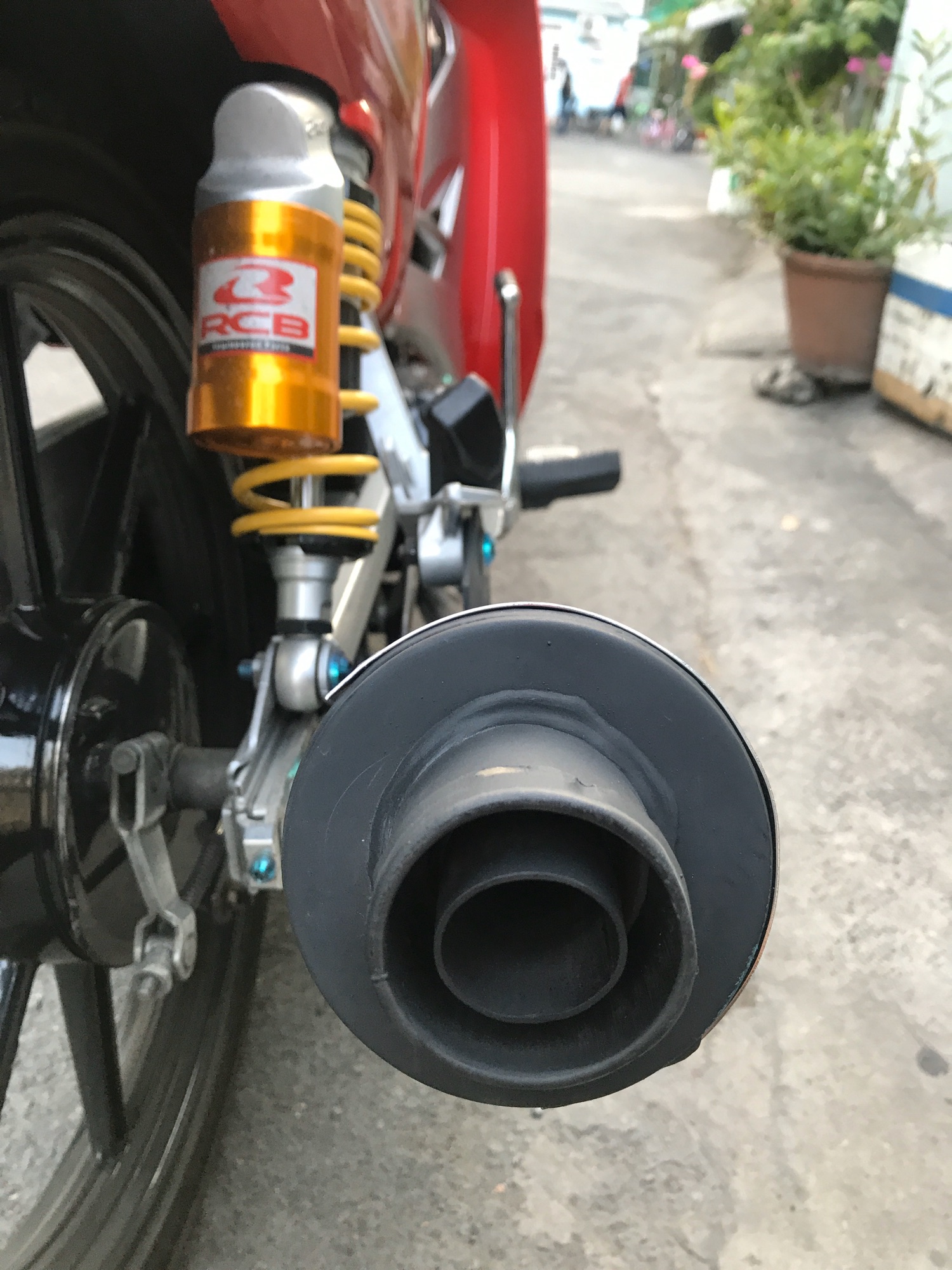 [HCM]Pô cbr redleo (Chỉ có Pô không kèm Cổ)