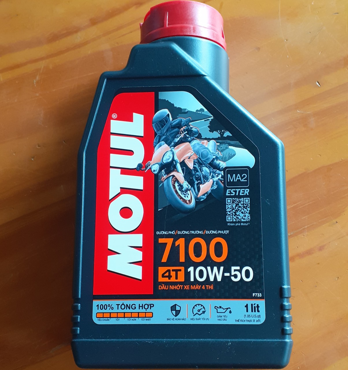 [HCM][TẶNG CÂY CHÀ SÊN] Motul 7100 4T 10W50 + Bàn chải vệ sinh sên 3D chuyên nghiệp