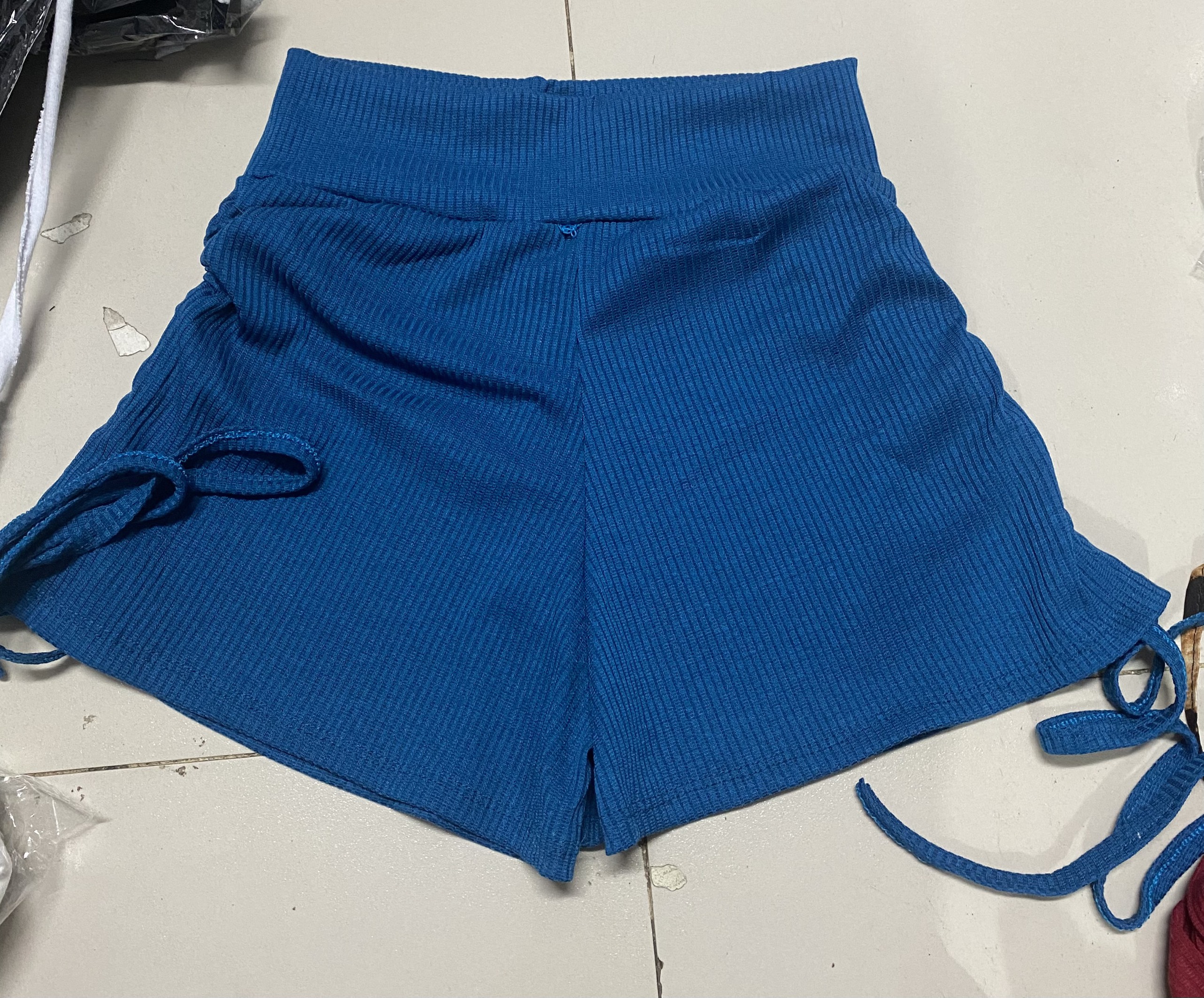 Quần short rút dây đùi tập gym được