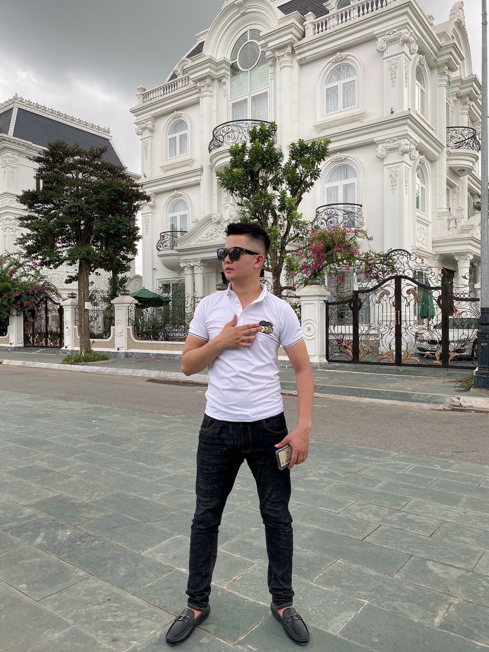 ÁO THUN NAM THÊU HỌA TIẾT GUCCI