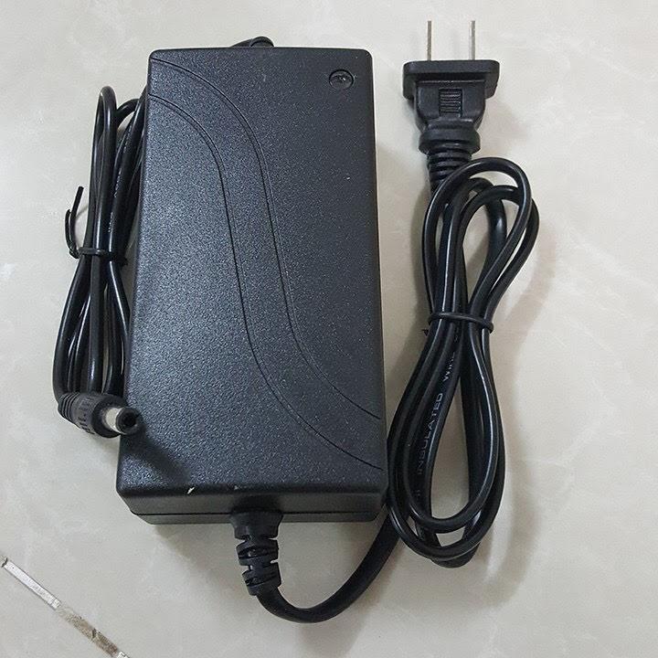 Sạc 21V Jack 2.5 Chuyên Sạc Pin Li-Ion 21V 10 Cell 15 Cell(Pin Máy Khoan) Có Đèn Báo Đầy.