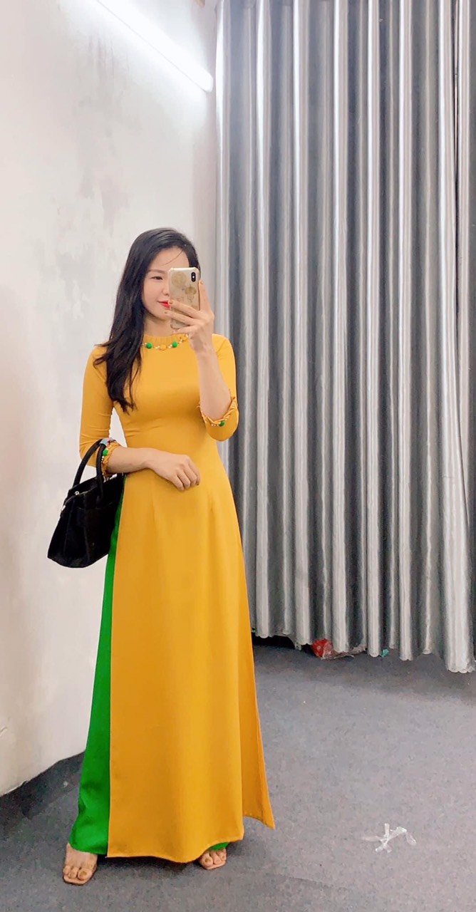 Áo dài thiết kế cổ và tay xếp ly