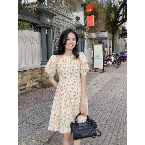 [3-5/8 Hoàn Tiền 25%]Đầm cutout cổ yếm