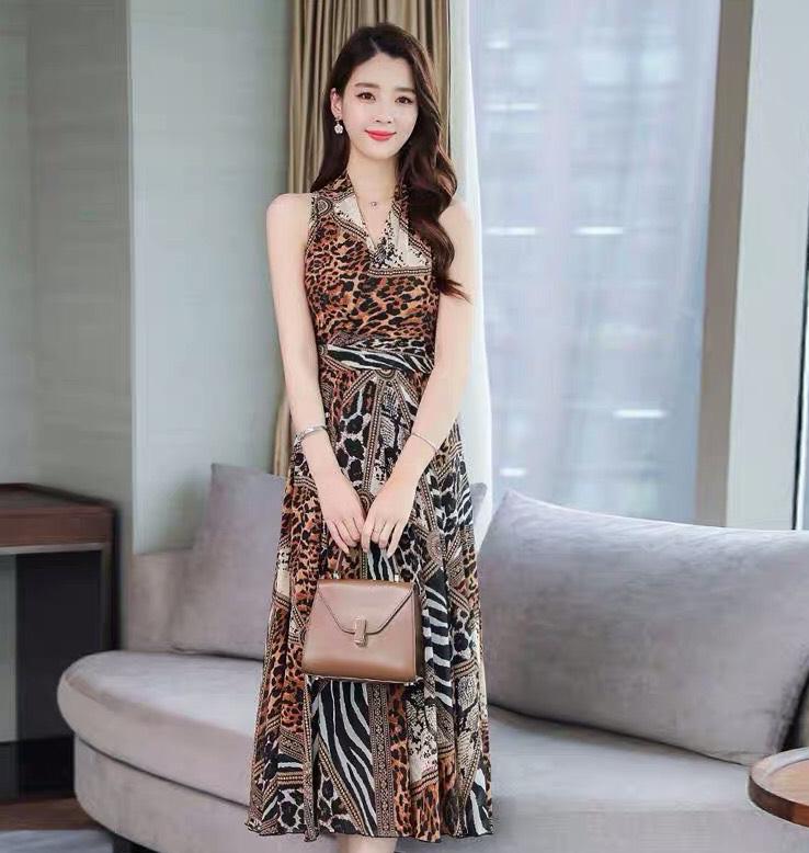 ĐẦM XÒE DỰ TIỆC HỌA TIẾT ĐỘC LẠ