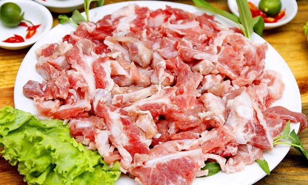sườn sụn non heo cắt khúc sẵn túi 1kg