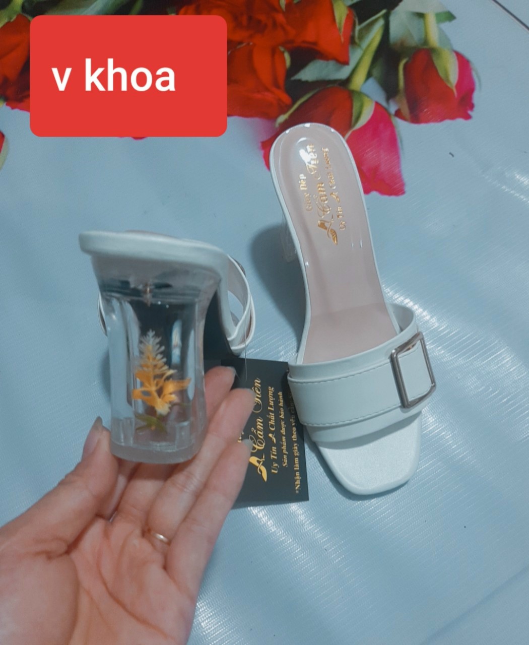 Giày nữ kiểu khóa gót hoa 7 phân