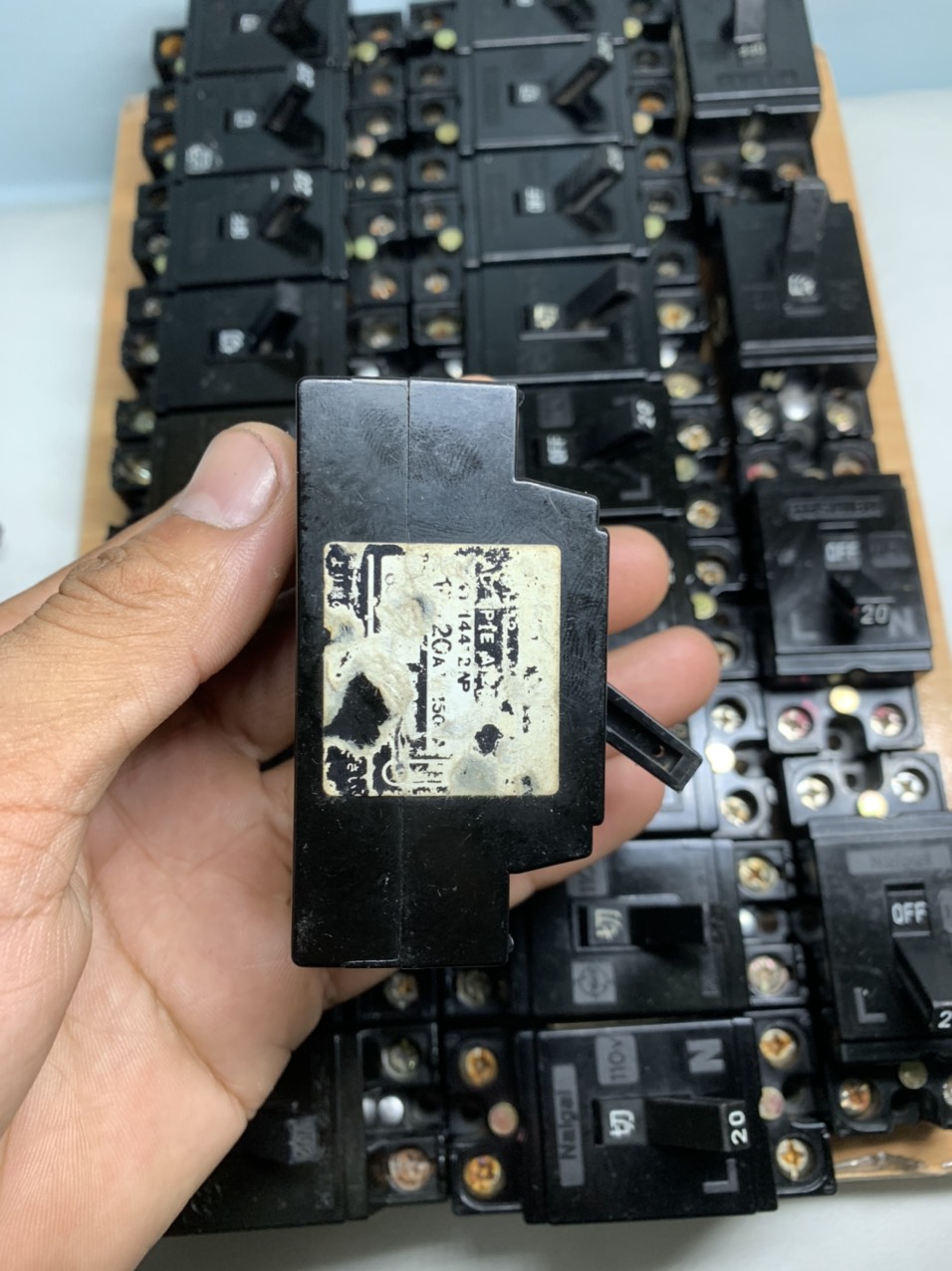 CB cóc hàng bãi Nhật điện áp 110V chất lượng