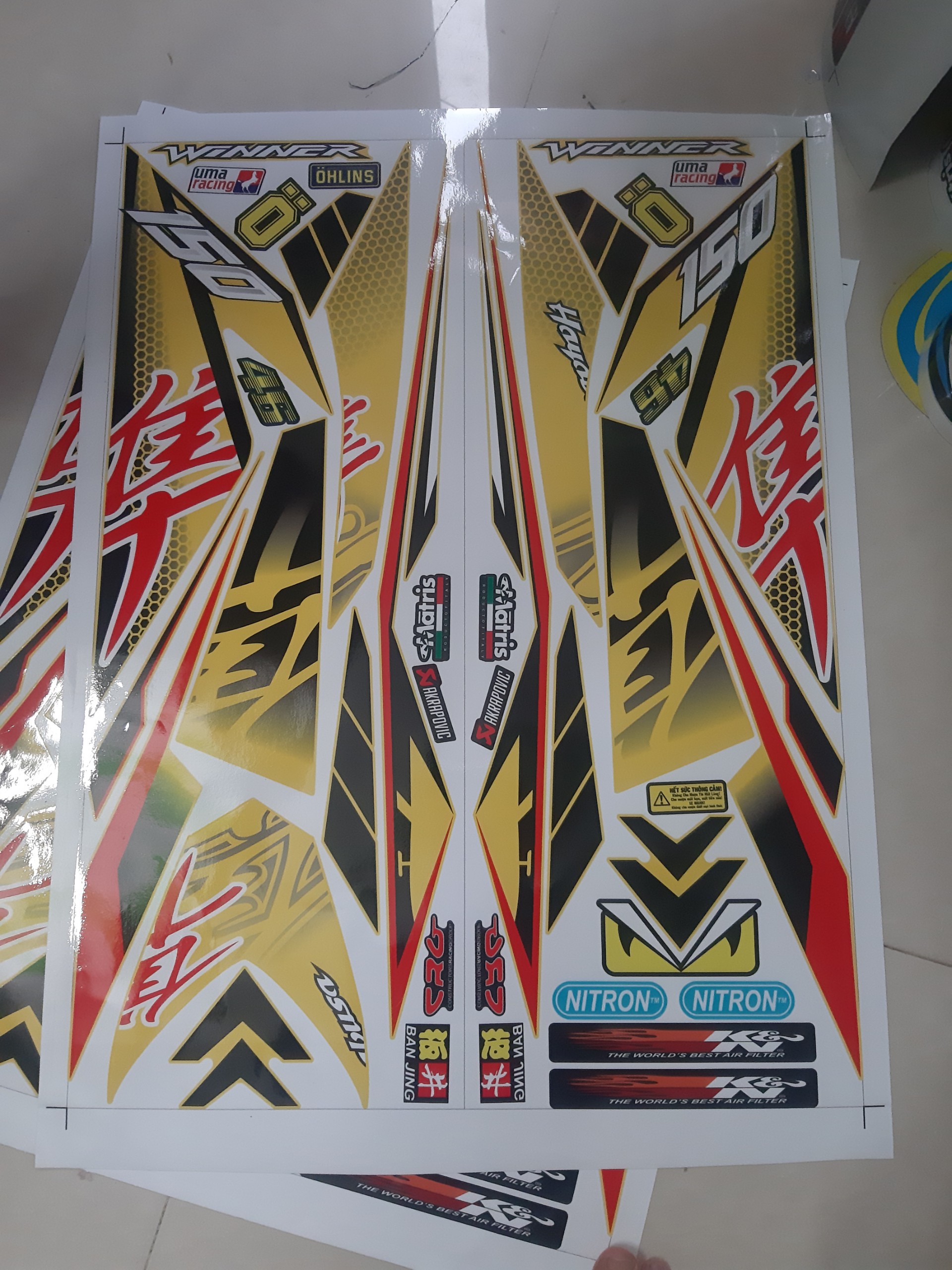 Tem Rời Winner V1 Hayabusa Chữ Tàu Xe Vàng - Tặng Kèm Logo