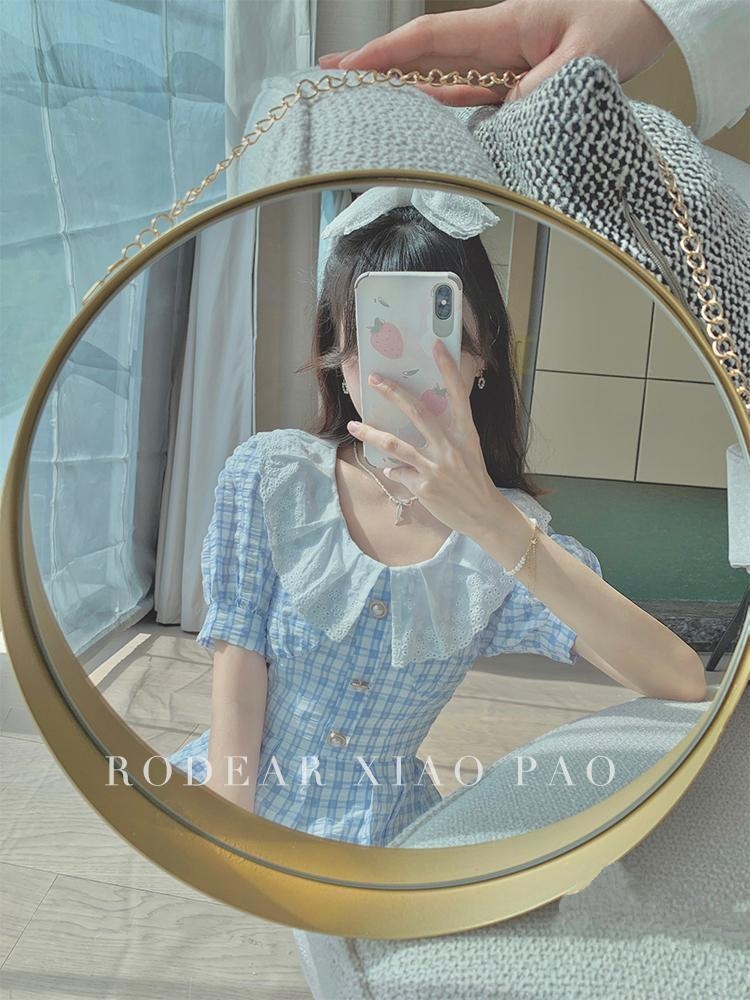 Đầm caro cổ búp bê xinh xắn
