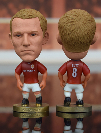Tượng cầu thủ huyền thoại Man United 1999