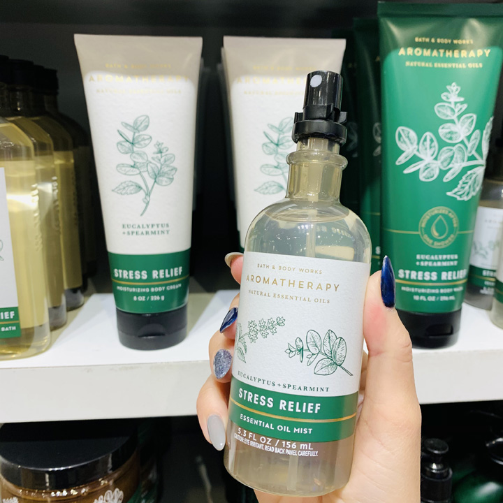 Xịt Thơm Gối thư giãn Bath & Body Works Eucalyptus+Spearmint 156ml