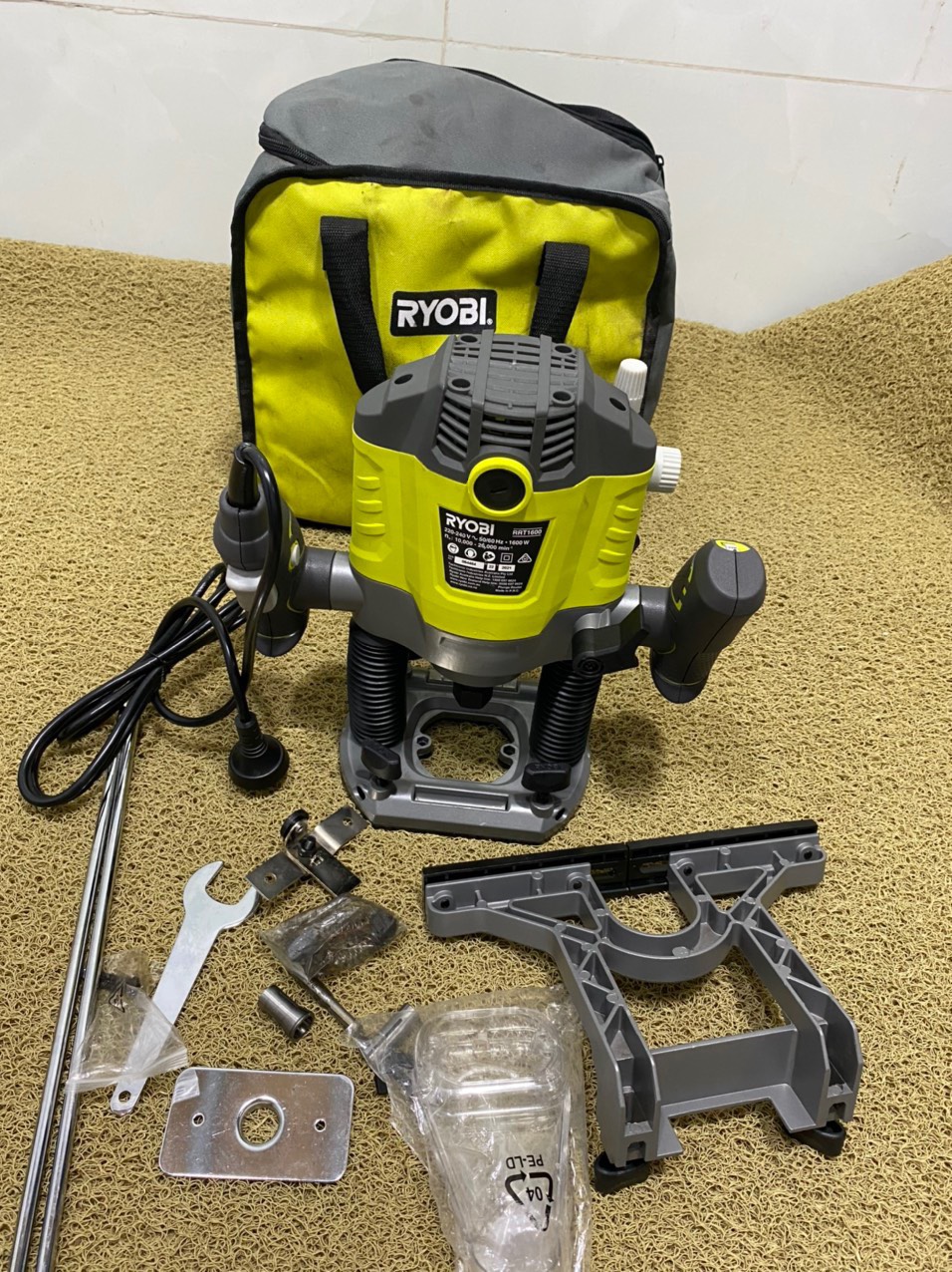 [HCM]Máy Phay Lớn 1600W Ryobi RRT1600-S(qua sử dụng)