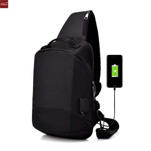HCMTúi Đeo Chéo Nam cao cấp size lớn phiên bản có cáp sạc USB và Jack cắm