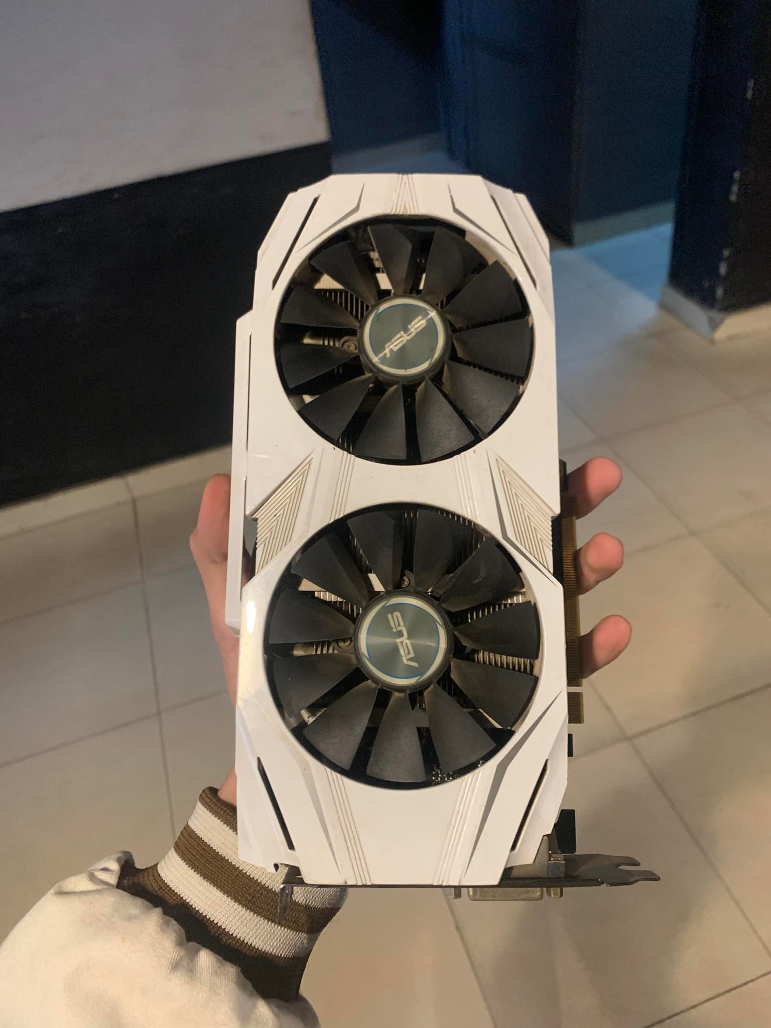 Card Asus Dual GTX 1060 3G/2F