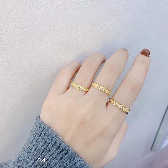 Nhẫn nữ tên Vàng tây.