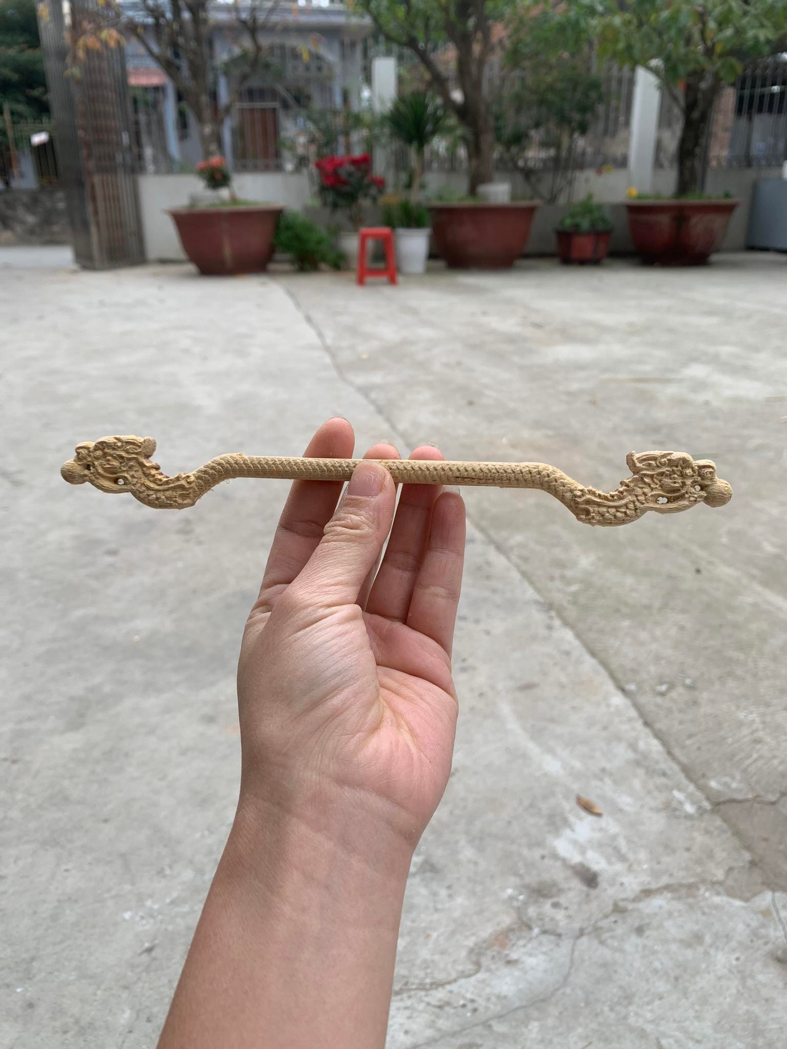 cầu khuyên đục RỒNG bằng tre,gỗ mun, cẩm