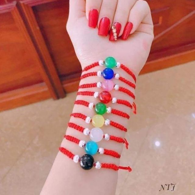 Vòng tay chỉ đỏ mix bi bạc ta đá phong thủy