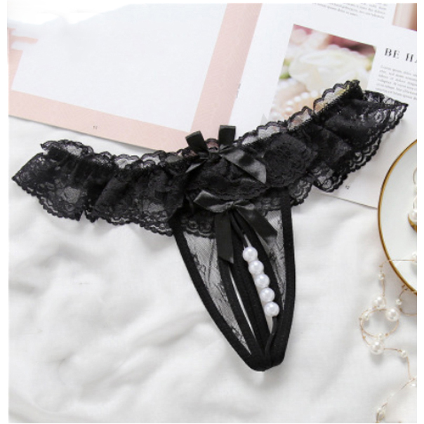 Quần lót trong suốt lọt khe