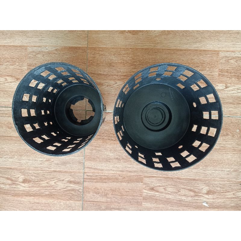 Cốt cắm hoa bằng nhựa size trung
