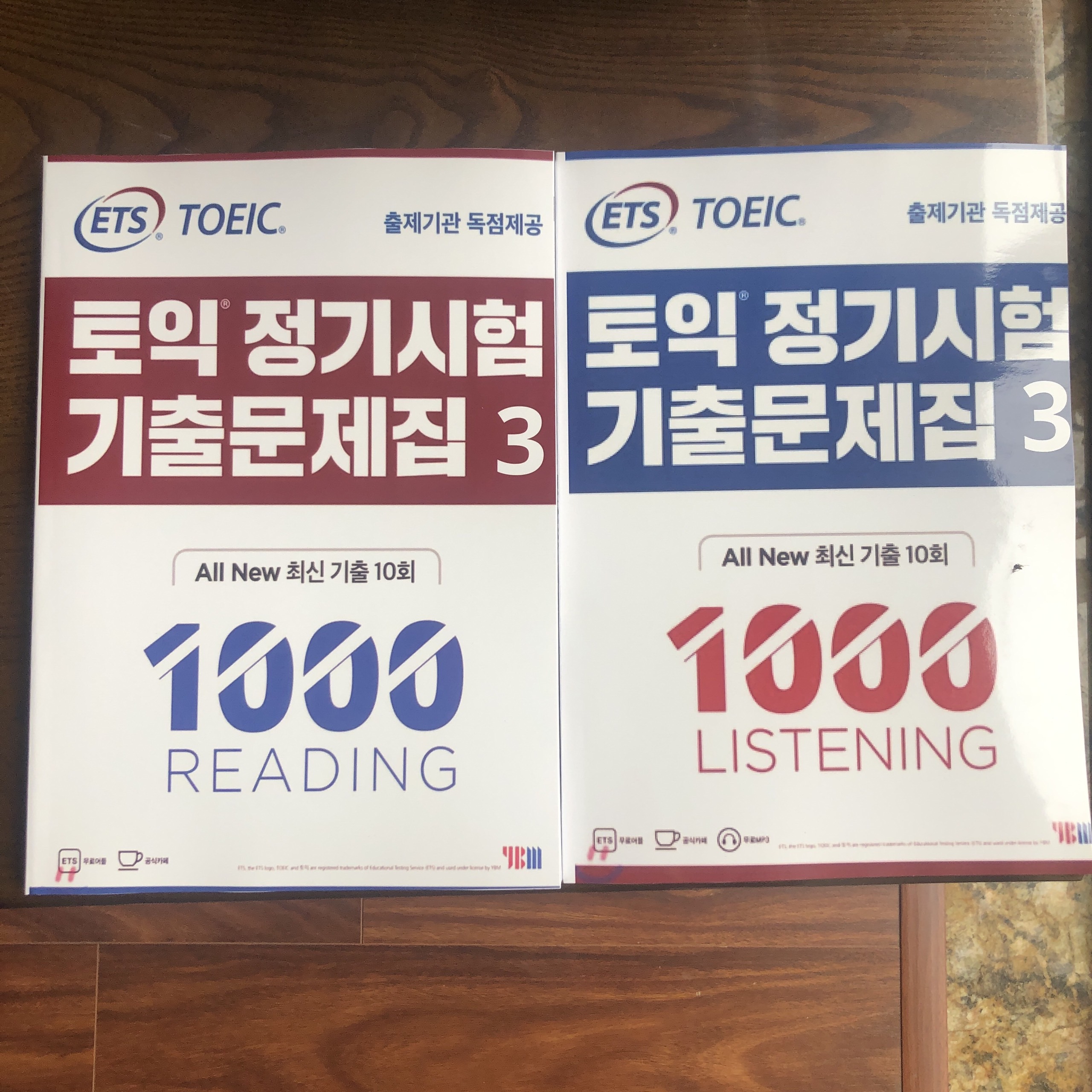 Bộ sách luyện thi  ETS 2022 TOEIC (File nghe và đáp án gửi qua mail)