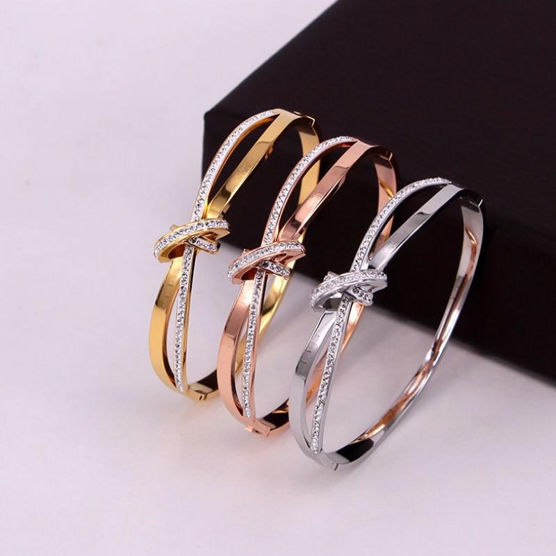 Vòng Tay Nữ Titan Không Đen TT 2434