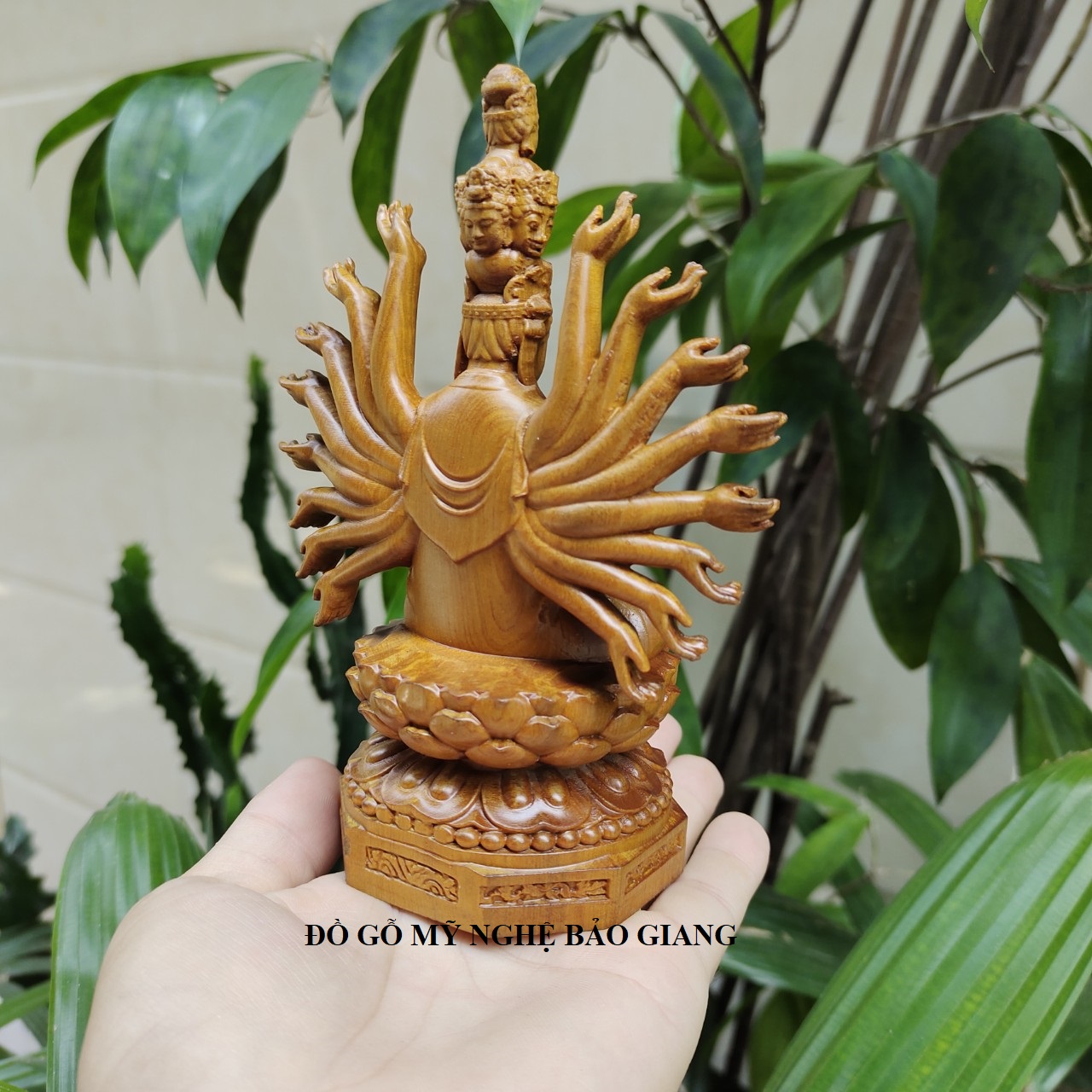 Tượng phật thiên thủ thiên nhãn gỗ bách xanh