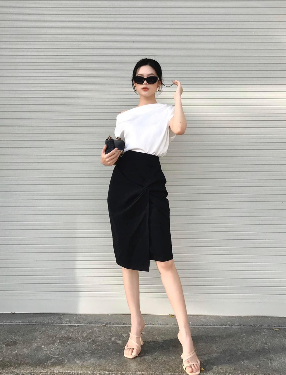 VELLE DESIGN Áo lụa cổ đổ Isa chất lụa nhung hongkong cao cấp.