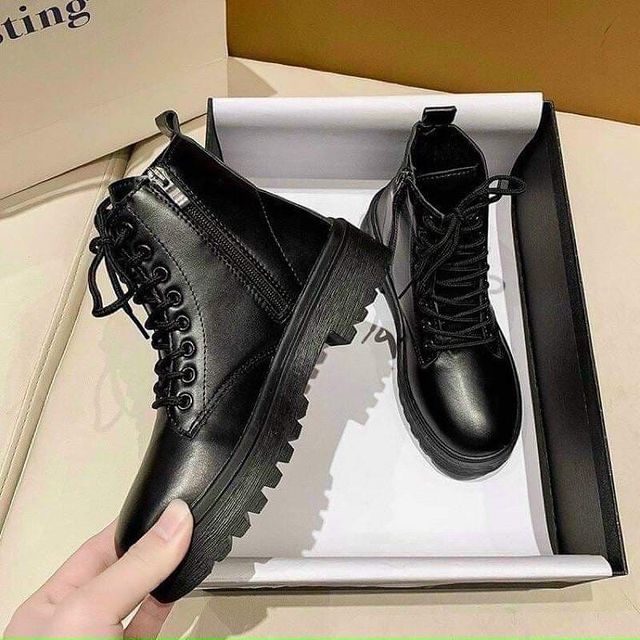 Bốt Nữ ulzzang Hàn Quốc, cổ ngắn đen, bốt martin.