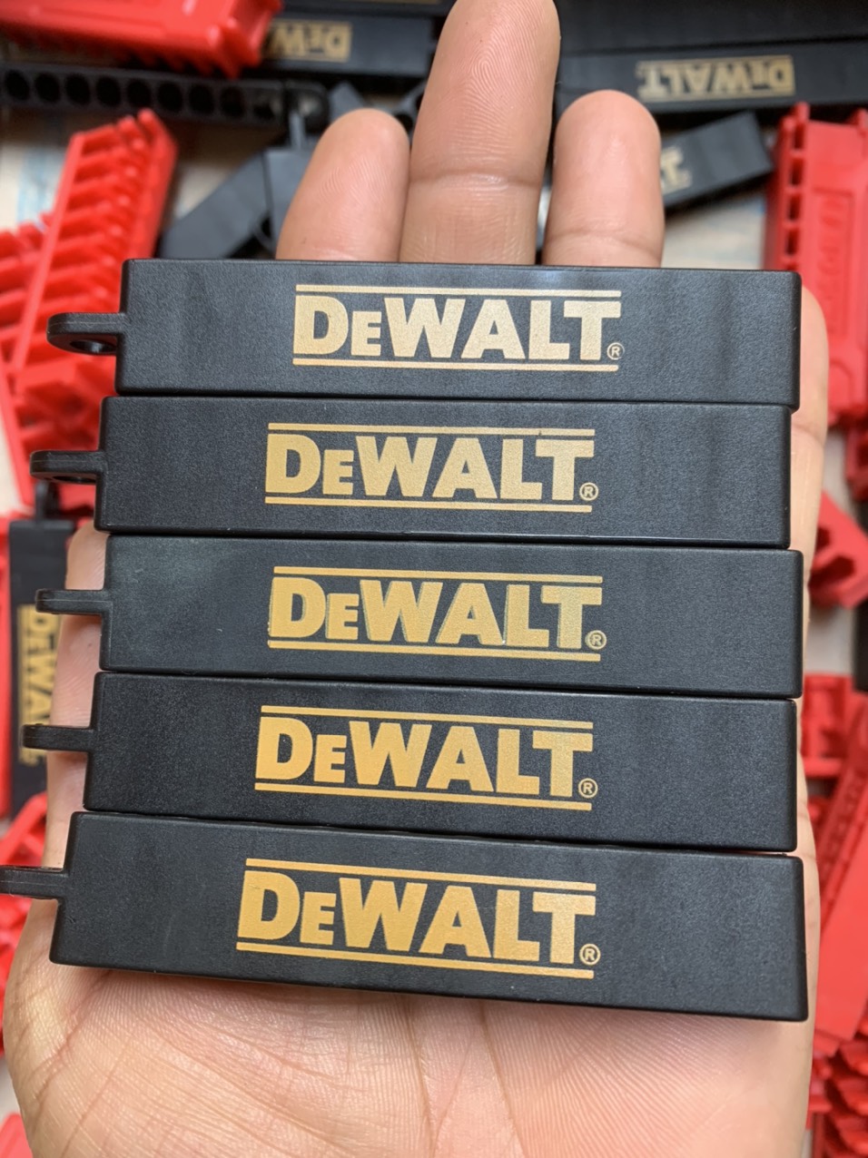 Chân đế gắn mũi vít , mũi khoan Dewalt ( SL : 1 cái )